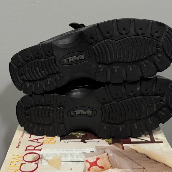 Teva Men’s Black Leather Loafers size 7 1/2 - Picture 11 of 16